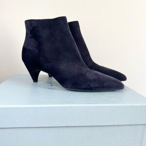 PRADA Size 6.5 • Calzature Donna Camoscio Suede Navy Blue Heels Booties.